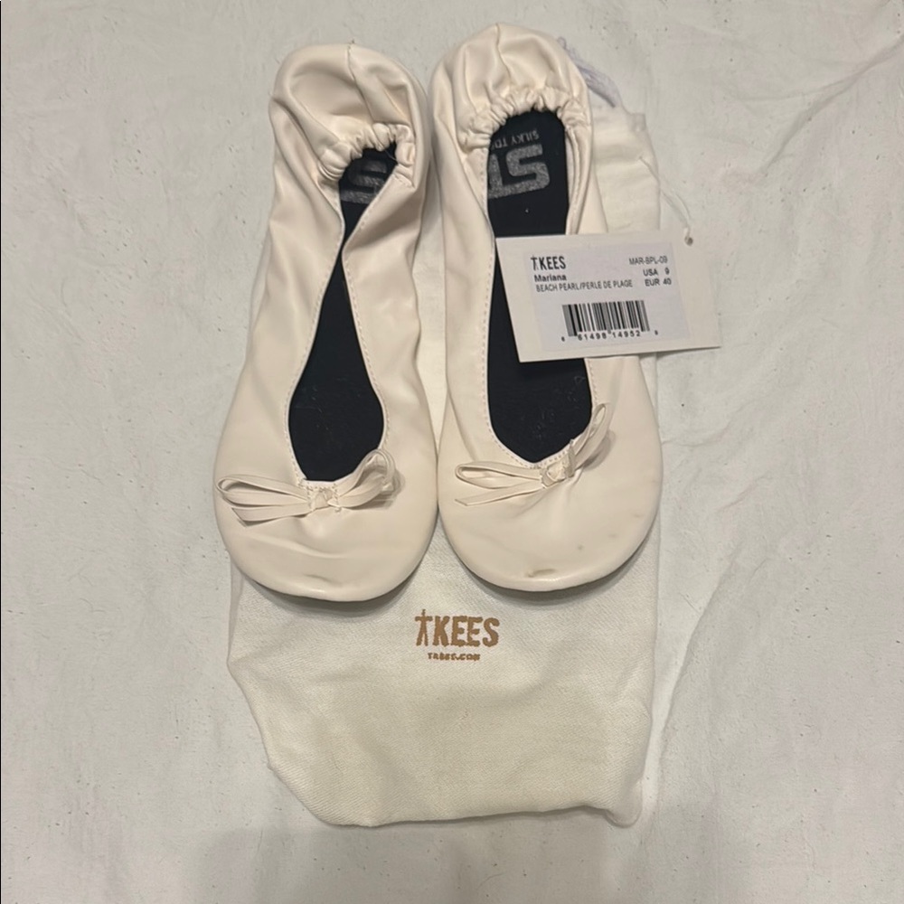 Silky Toes Cream Flats